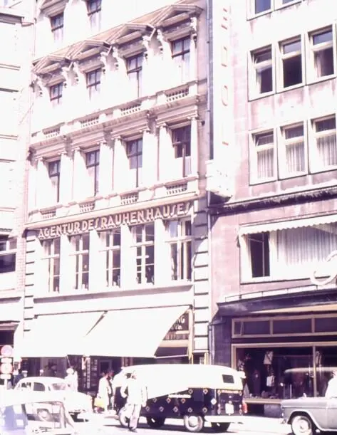 Buchhandlung Tuchel und Verlag Agentur des Rauhen Hauses Jungfernstieg - фото 27
