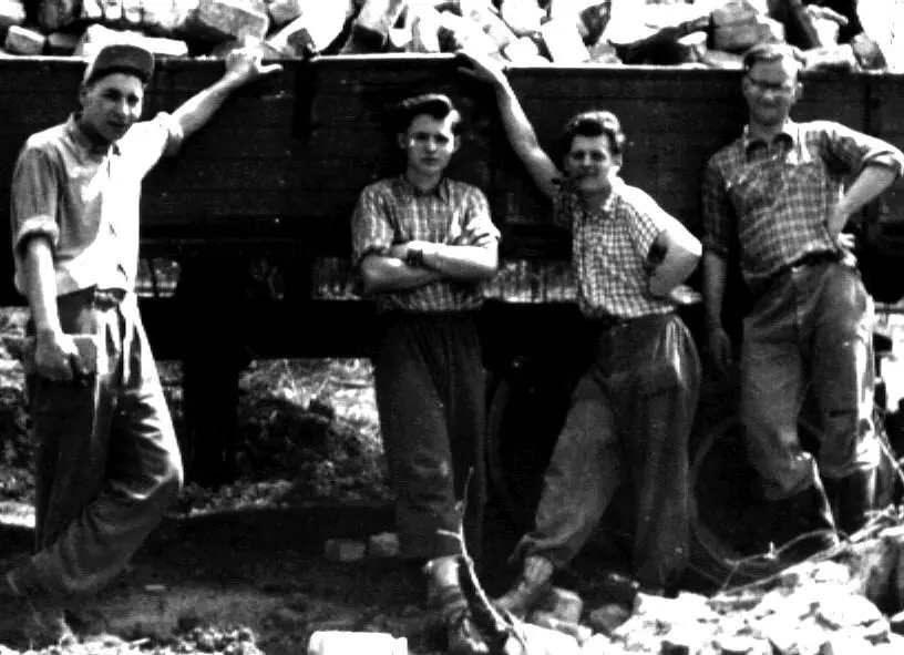 Bergung der Trümmer des alten Rauhen Hauses von rechts Jürgen Ruszkowski - фото 40
