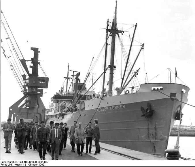 Die THOEODOR KÖRNER war ein damals schon älteres Fracht und Passagierschiff - фото 18