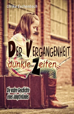 Ulrike Eschenbach Der Vergangenheit dunkle Zeiten обложка книги