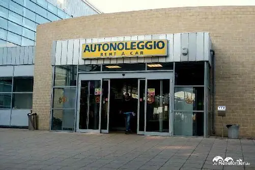 Ungeduldiger Mitarbeiter Der Transfer zur Mietwagenstation von Firefly dauerte - фото 6