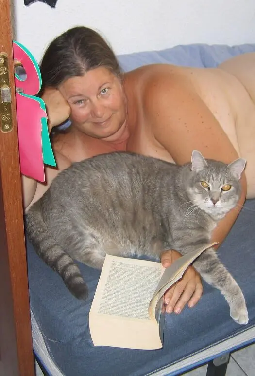 Foto Nr 6 Katzen als Schmusepartner sind da ungefährlicher Viele Frauen und - фото 6