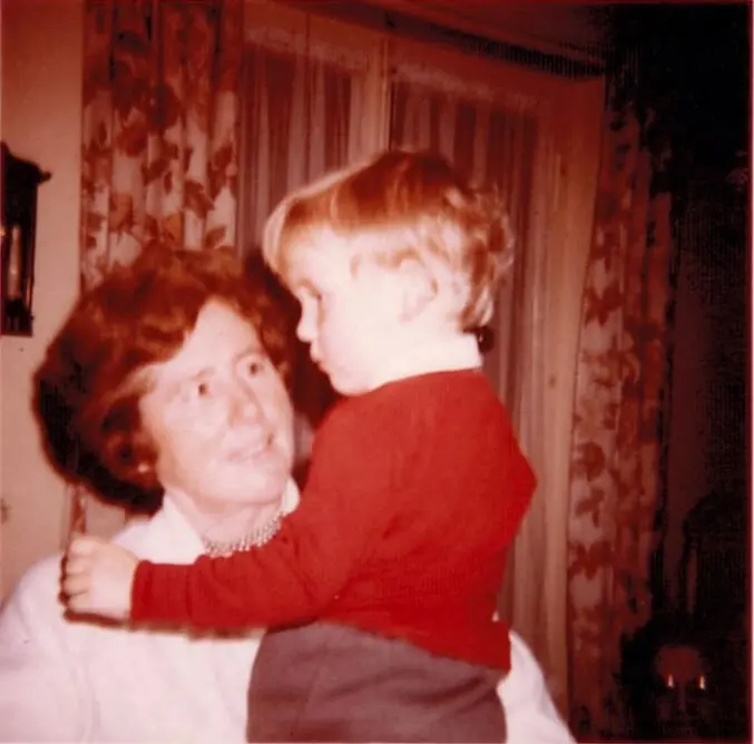 Abb 2 Ich mit Schwester Heidi Bächler Mueti Weihnachten 1968 Abb 3 - фото 2