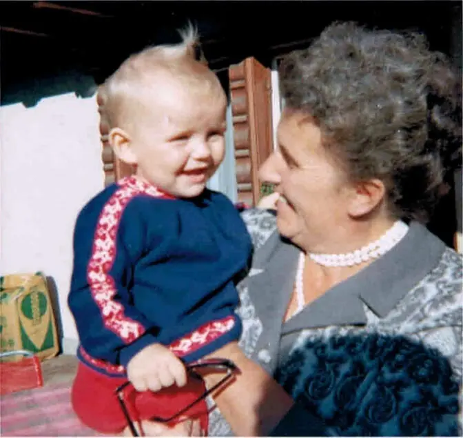 Abb 1 Ich mit Schwester Heidi Huber Mammeli Sommer 1968 Abb 2 Ich mit - фото 1
