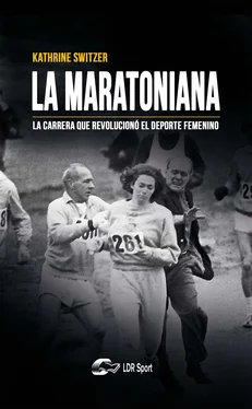 Kathrine Switzer La maratoniana обложка книги