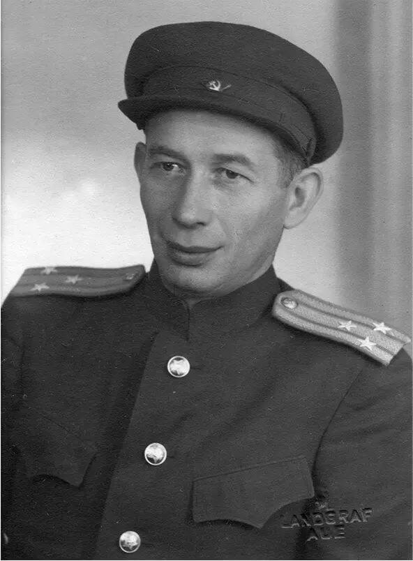 Савелий Львович Злотников 19451946 Отец работал какимто в общем - фото 12