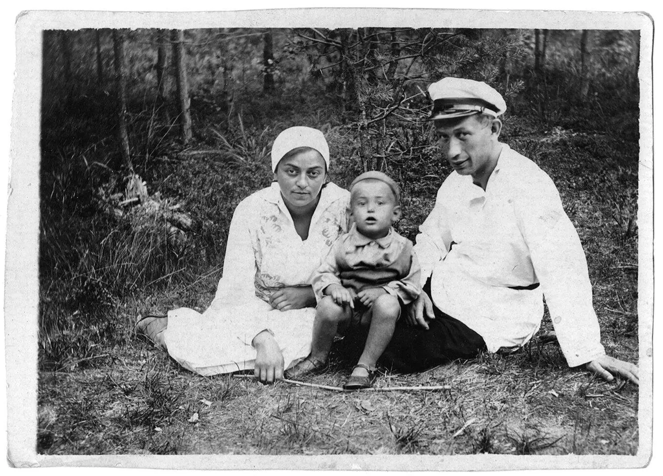 Юрий Злотников с родителями Ок 1932 Этель Львовна и Савелий Львович с - фото 16