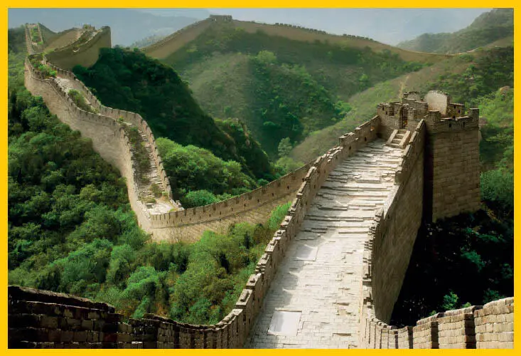 Die große chinesische Mauerbegonnen im 7 Jh v Chr diente zur Verteidigung - фото 29