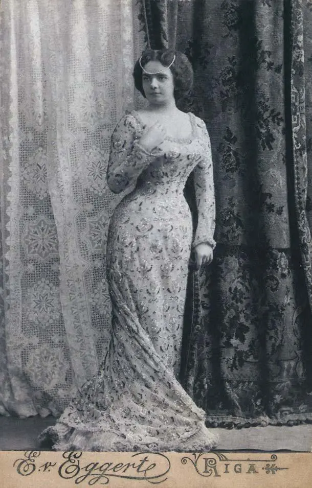 39 Стефания Паринкель Бусы в прическе Фотография 1900х гг ЕВ - фото 54