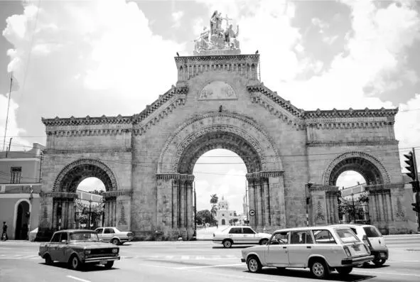 Врата покоя Памятники первого ранга Monumentos de Primer Orden богатые и с - фото 3