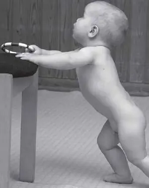 Для ребенка это безусловно интересная игра когда мама стоит сзади и ловит - фото 75