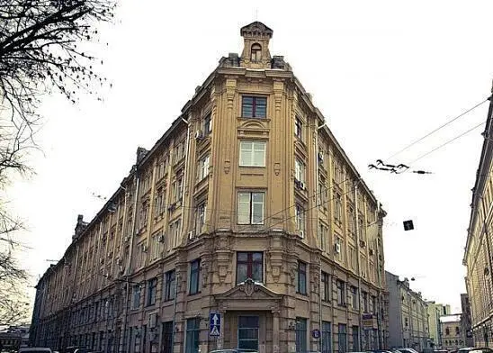 Здание вч 87415 угол Большого Комсомольского и Лугинецкого справа - фото 9