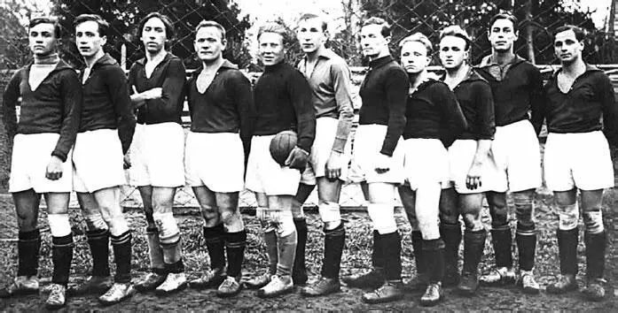 ОППВ чемпион Москвы 1926 года Слева направо Б Ковалев Б Дубинин К - фото 338
