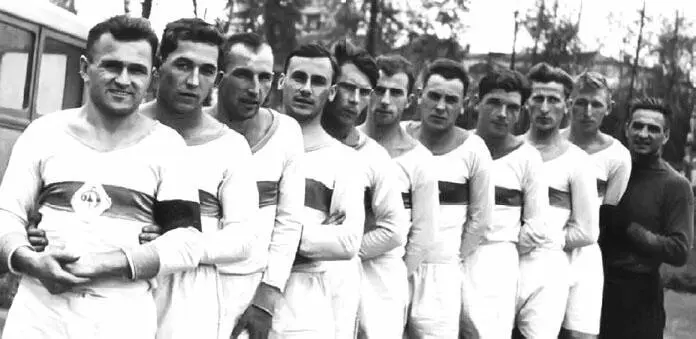 В 1935 году динамовцы в шестой раз выиграли первенство Москвы а в следующем - фото 352