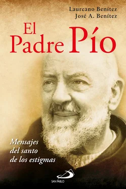 Laureano Benítez Grande-Caballero El Padre Pío обложка книги