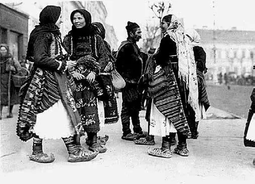Крестьяне на улице Белграда Декабрь 1918 Итак Варварогений продолжил разговор - фото 12