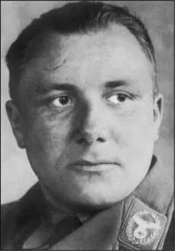 Мартин Борман К 1943 году все банковское дело Германии сконцентрировалось в - фото 5