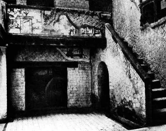 Дворик дома без атриума Хозяин одной из роскошных вилл восточной части - фото 77