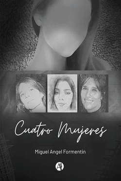 Cuatro Mujeres Cuatro Mujeres обложка книги
