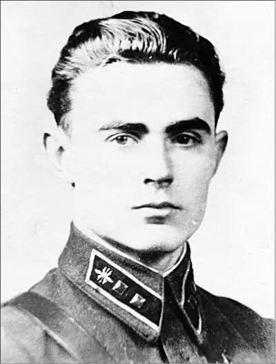Лейтенант Александр Никифоров Военный атташе полковник Александр Никифоров - фото 1