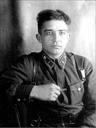 Капитан Иван Банов Снимок фронтовой поры Герой Советского Союза полковник - фото 15