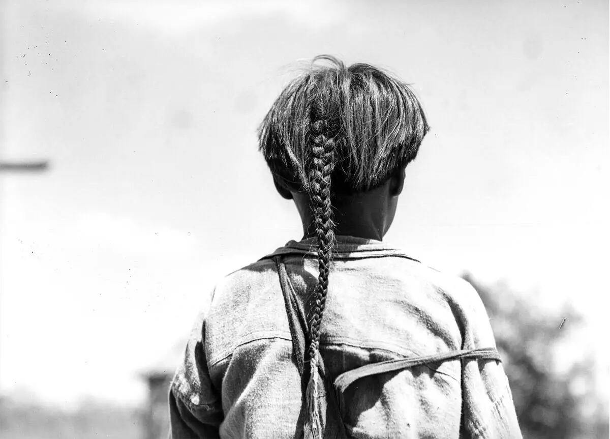 Kikapue con pelo trenzado Sonora México ca 1945 SECRETARÍA DE - фото 39