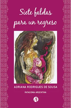 Adriana Rodrigues de Sousa Siete faldas para un regreso обложка книги