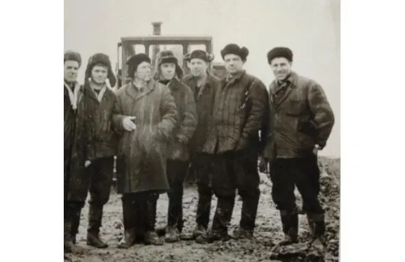 Яковенко Евгений в бригаде Мать в совхоз работать зоотехником не взяли потому - фото 50