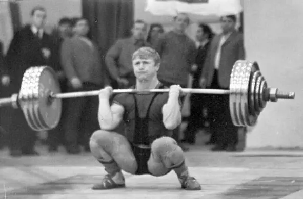 На штанге 1700 кг Справа стоят Николаев Сергей Михайлович Шульжицкий Семен - фото 7