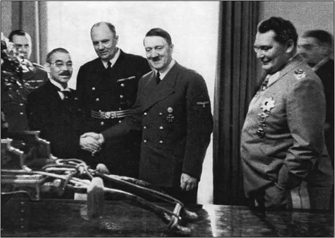 Адольф Гитлер и Исико Мацуока Берлин 1940 год Такие демарши советского - фото 40