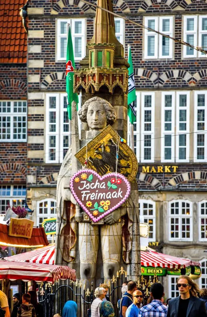 Rathaus Roland Stadtmusikanten Rund um den Marktplatz Der Marktplatz ist - фото 6
