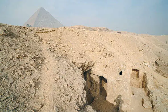 Участок наших работ располагается к востоку от пирамид Гизы Участники - фото 1