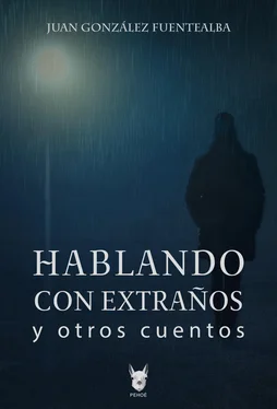 Juan González Fuentealba Hablando con extraños y otros cuentos обложка книги