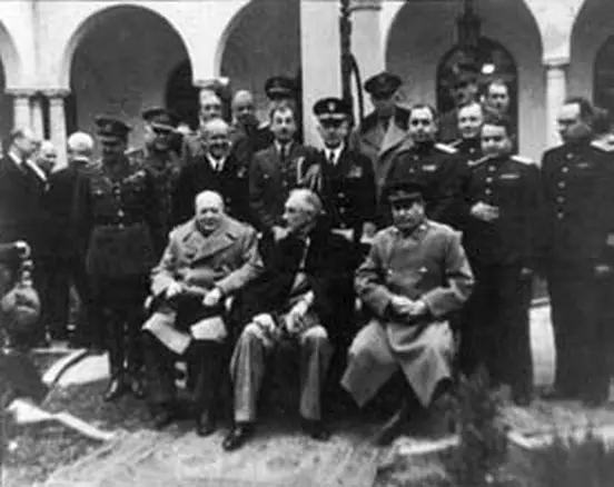 Большая тройка на Ялтинской конференции 1944 г Корр Дмитрий - фото 11