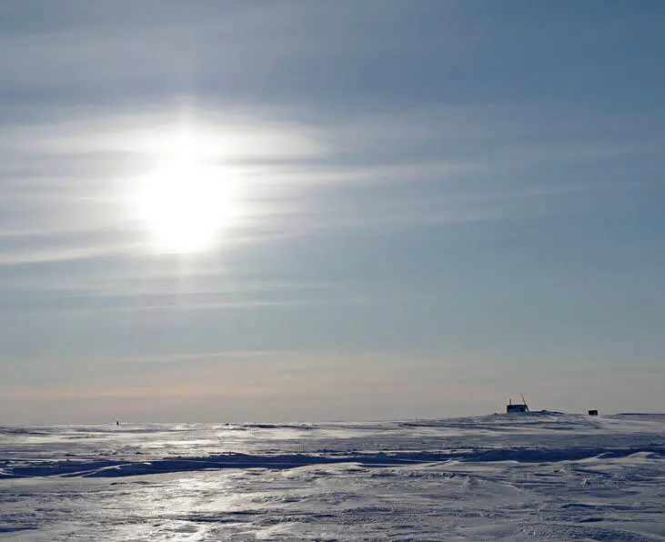 Insel der Wärme Begegnung in endloser Schneewüste Umgeben vom Dämmerlicht - фото 7