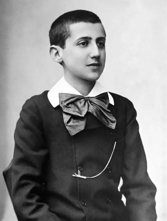 Proust mit sechzehn und Lavallière Foto von Paul Nadar März 1887 Biographien - фото 1