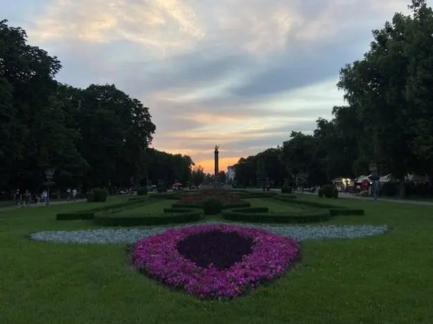 Рита комьюнити менеджер компании в новом для неё городе Подруга Тая - фото 1