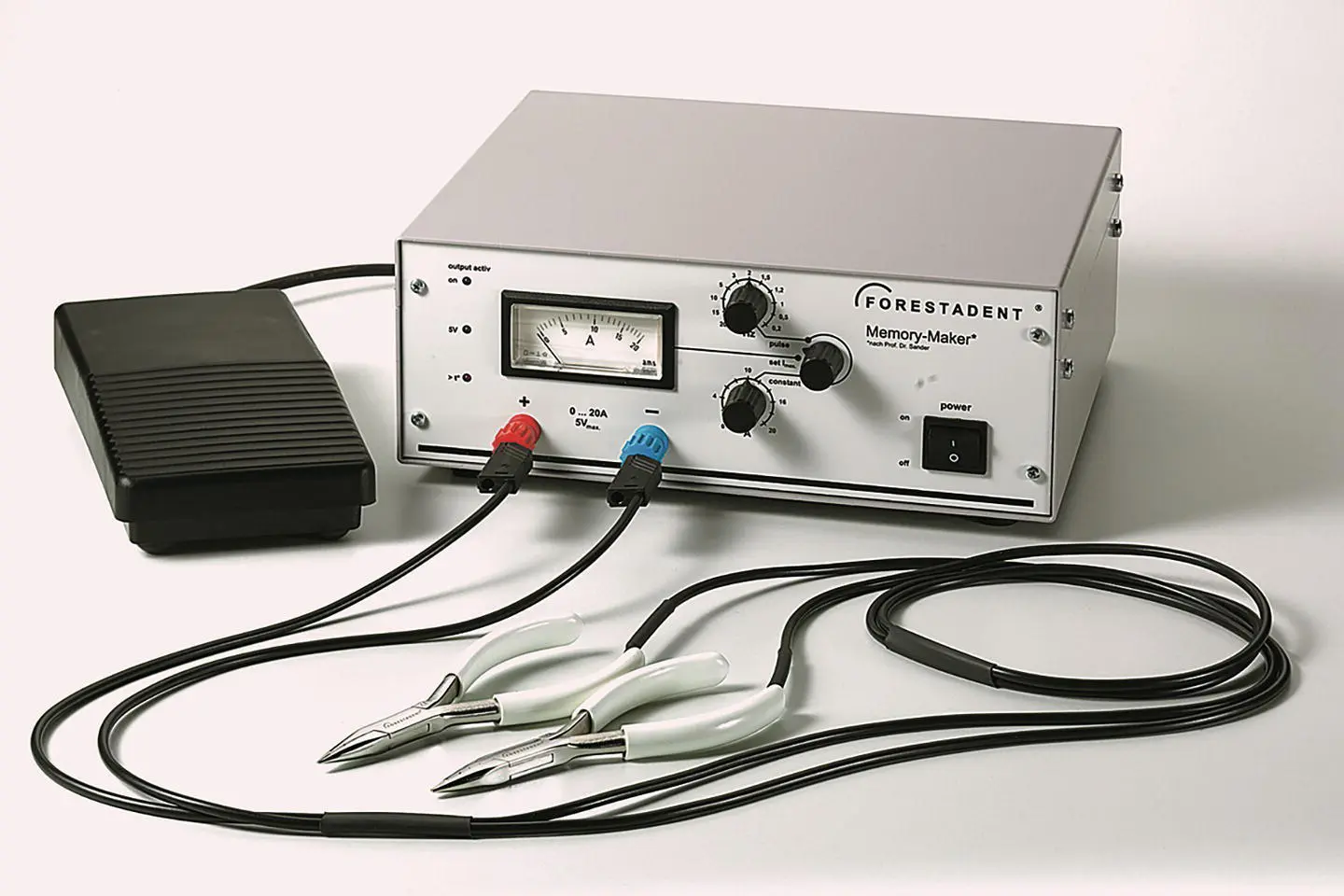 Fig 316 The Sander Memory Maker allows NiTi wire adjustments in all planes of - фото 37