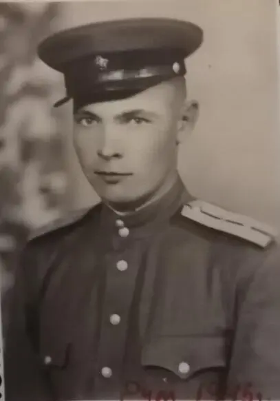 Пролог Моему прадедушке 91 год он ребенок войны Все мое детство пронизано - фото 2