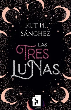 Rut H. Sánchez Las tres lunas обложка книги