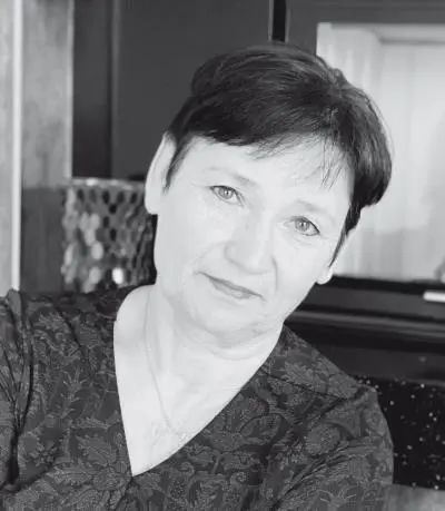 Родом из Казахстана родилась в простой рабочей семье папа украинец мама - фото 9