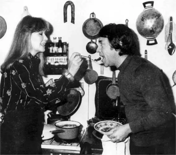 Владимир Высоцкий и Марина Влади Париж Предместье МезонЛаффитт 1977 г 24 - фото 111