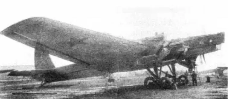 Головной серийный ТБ3 выпуска завода jSfe 39 ноябрь 1932 г Огромный самолет - фото 31