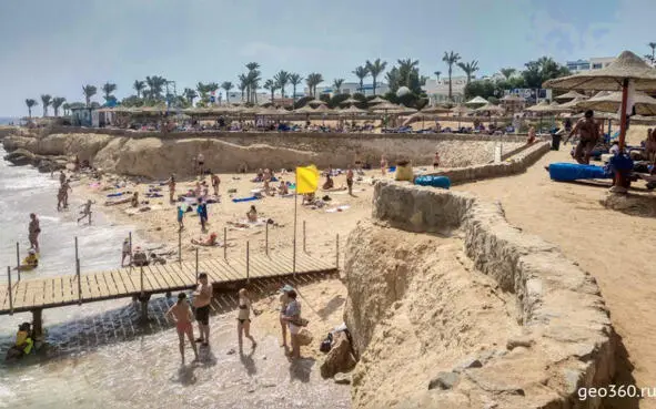 Общественный пляж Palma Beach В Египет туристы приезжают посмотреть в первую - фото 17
