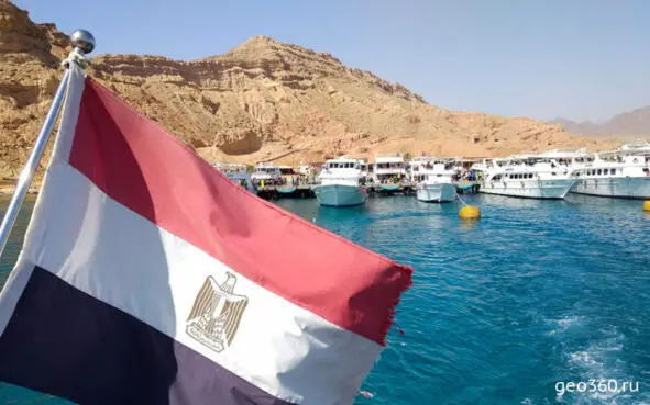 Сам город ШармэльШейх раскинулся на несколько десятков километров вдоль - фото 5