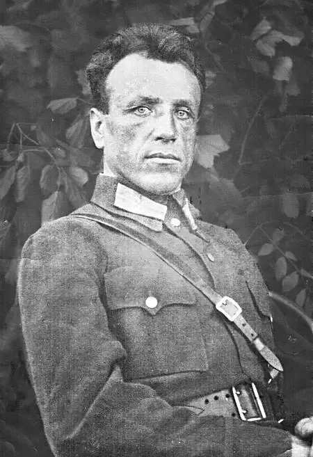 Лейтенант Митрофан Адамович Сахончик 1945 г Лейтенант Рабочекрестьянской - фото 2