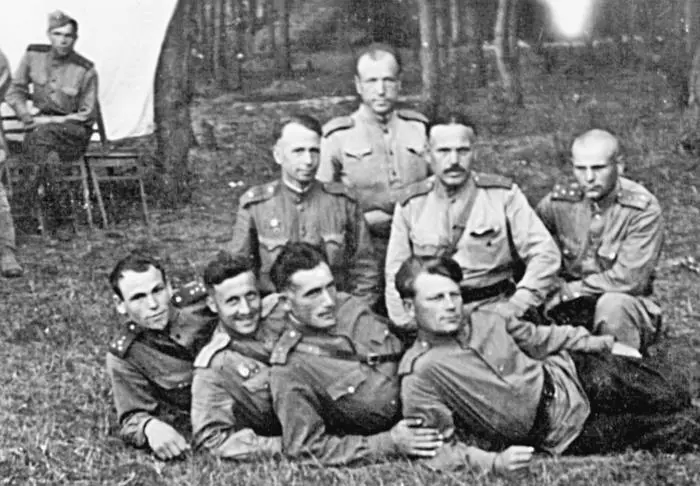 Украинский фронт Львовская область село Луковец июль 1944 г Совещание - фото 5