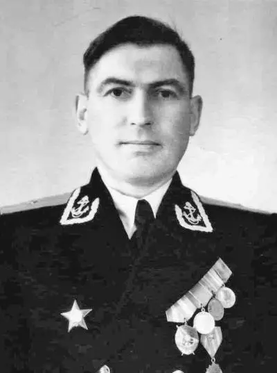 Майор Дмитрий Семёнов Майор Семёнов как опытный летчик в 1955 г был - фото 11