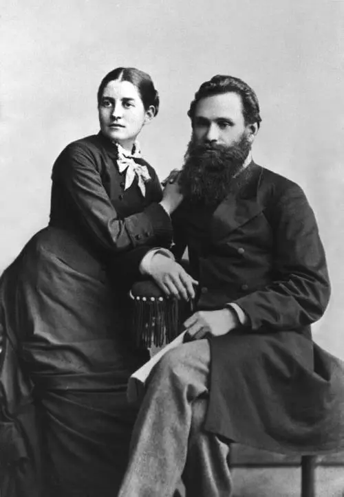 С В Карчевская и И П Павлов 1880 г В эту зиму с братьями Павловыми жила - фото 42
