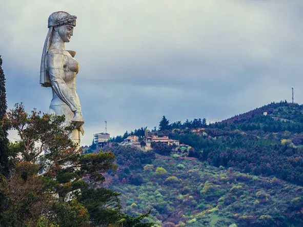 Статуя МатьГрузия Веня не бывал на Кавказе Все сведения об этом необычном - фото 1